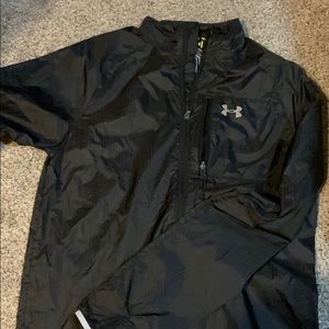 Black, medium Undr Armour zip up wind breaker